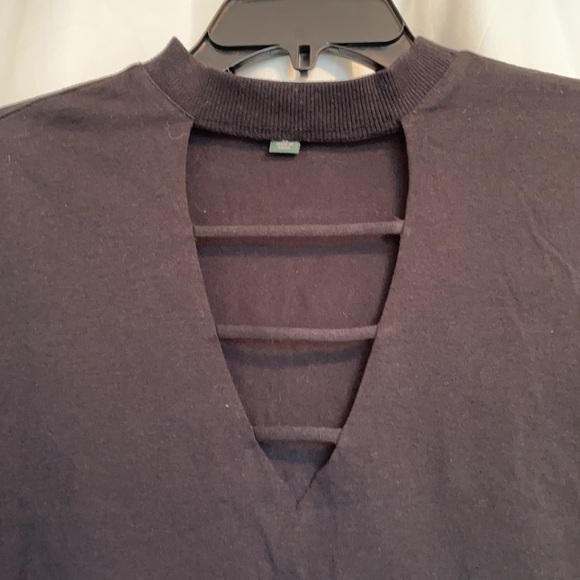 CROP TOP FROM WILD FABLE SIZE XS - Picture 2 of 4